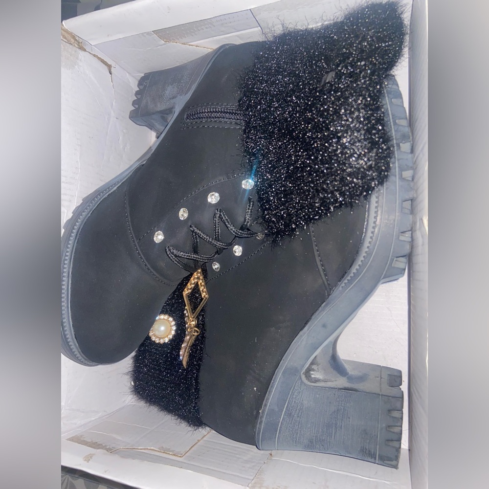 Heeled boots